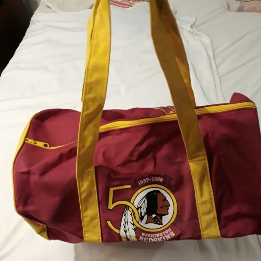Vintage 86's Red Skins 50th Anniversary New Bag Zippered Duffle/ Gym Red…